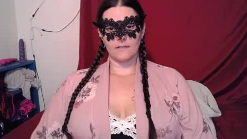 Snapshot of curvygamerceline chatting on 06-27-26, 06:35 Celine Fawe online show from 06-27-26, 06:35