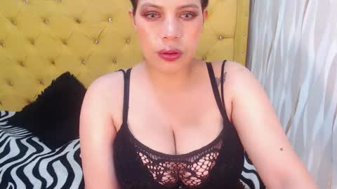 Julieth online show from 09-18-25, 04:36