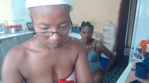 Snapshot of curvypear76x chatting on 12-13-24, 10:51 curvypear76x online show from 12-13-24, 10:51