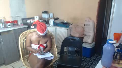 Snapshot of curvypear76x chatting on 12-13-24, 01:55 curvypear76x online show from 12-13-24, 01:55