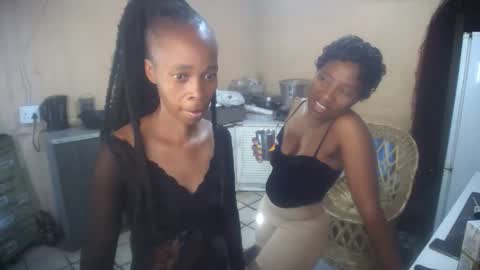 Snapshot of curvypear76x chatting on 09-18-25, 07:10 curvypear76x online show from 09-18-25, 07:10