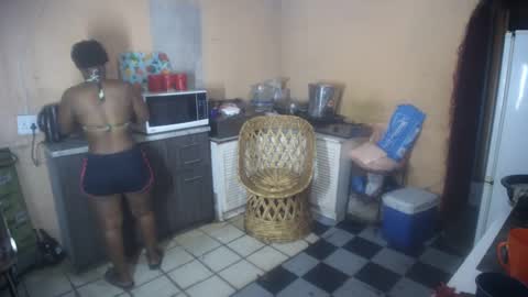 Snapshot of curvypear76x chatting on 09-19-25, 07:10 curvypear76x online show from 09-19-25, 07:10