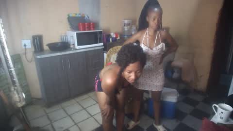 Snapshot of curvypear76x chatting on 09-22-25, 08:16 curvypear76x online show from 09-22-25, 08:16