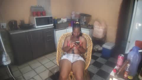 Snapshot of curvypear76x chatting on 10-23-25, 09:30 curvypear76x online show from 10-23-25, 09:30