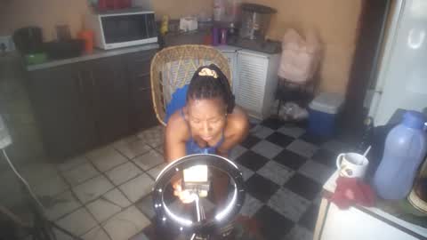 Snapshot of curvypear76x chatting on 10-24-25, 05:48 curvypear76x online show from 10-24-25, 05:48