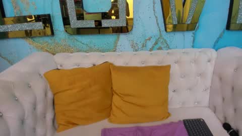 Snapshot of cute__emma chatting on 01-11-25, 05:07 online show from 01-11-25, 05:07