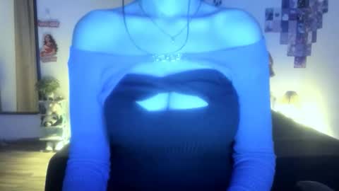 Snapshot of cute_alishaa chatting on 05-18-26, 05:41 Alisha online show from 05-18-26, 05:41