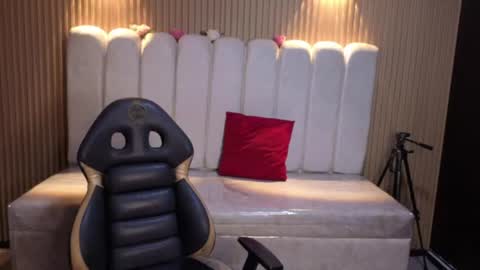cute_angel_1 online show from 06-27-26, 03:44