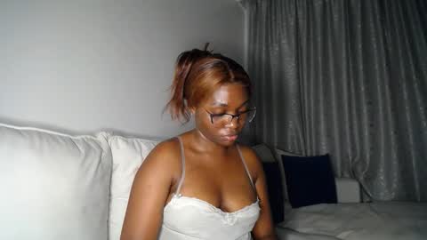 Liya online show from 04-15-26, 07:10