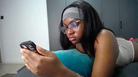 Liya online show from 04-30-26, 07:04