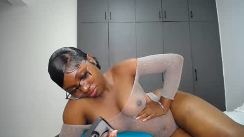 Liya online show from 06-12-26, 03:11