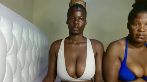 Snapshot of cute_dani01 chatting on 02-11-26, 10:09 Dani online show from 02-11-26, 10:09