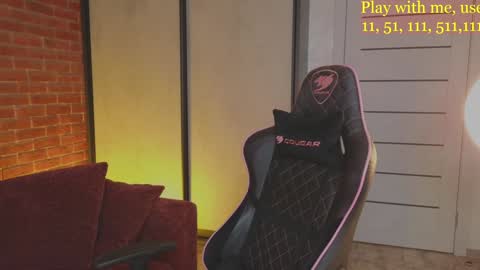 Everyday stream in the same time online show from 12-04-24, 01:36