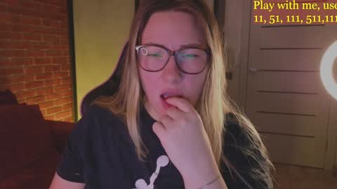 Everyday stream in the same time online show from 12-12-24, 01:43