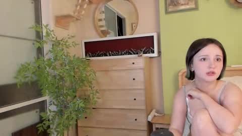 Snapshot of cute_emiliya chatting on 02-15-26, 09:11 Emily online show from 02-15-26, 09:11