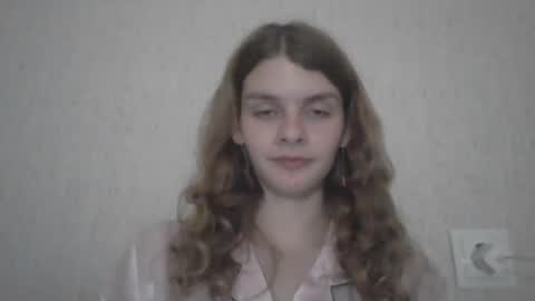 cute_kitte online show from 12-20-24, 10:22
