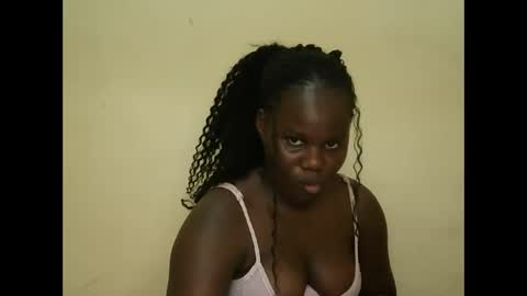 cute_latifah online show from 01-17-26, 08:12