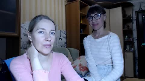 cute_lion_ online show from 12-06-24, 01:44