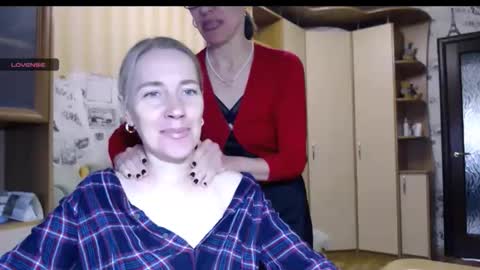 cute_lion_ online show from 10-29-25, 11:23