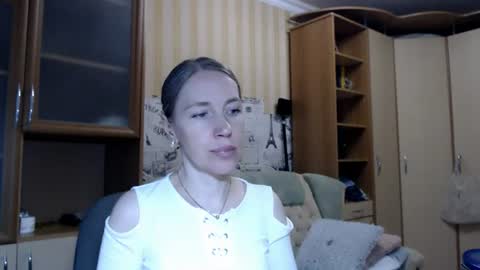 cute_lion_ online show from 06-16-26, 12:41