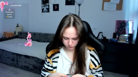 Emily online show from 04-01-26, 06:14