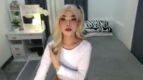 Snapshot of cute_maloi chatting on 11-04-25, 06:56 Jane online show from 11-04-25, 06:56