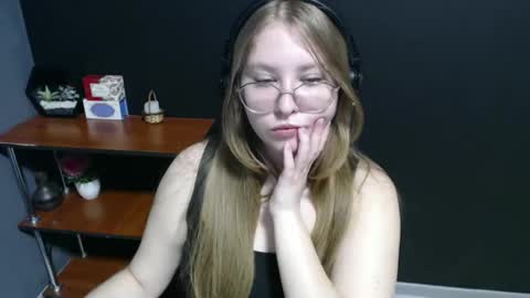 Veronica online show from 01-21-25, 10:41