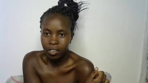 cute_pie20 online show from 10-11-25, 10:52