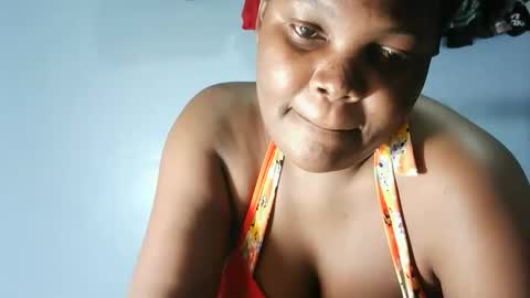 Snapshot of cute_roxie chatting on 05-15-26, 06:04 cute_roxie online show from 05-15-26, 06:04