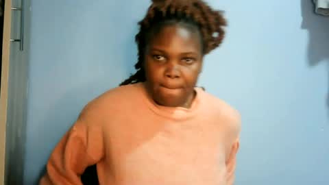 Snapshot of cute_roxie chatting on 06-22-26, 09:23 cute_roxie online show from 06-22-26, 09:23