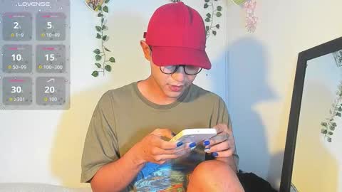 Snapshot of cute_sammy_1 chatting on 09-18-25, 11:01 cute_sammy_1 online show from 09-18-25, 11:01