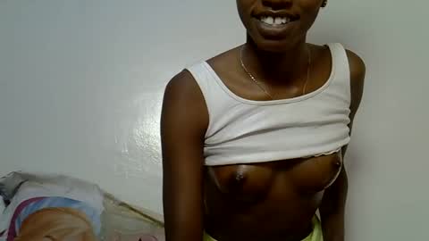 Snapshot of cute_sexxy1 chatting on 10-11-25, 06:23 cutie online show from 10-11-25, 06:23