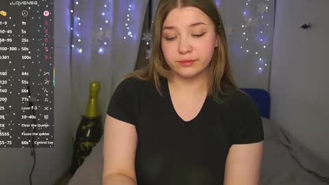 Snapshot of cute_sharloti chatting on 03-20-26, 06:35 Sasha online show from 03-20-26, 06:35