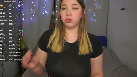 Snapshot of cute_sharloti chatting on 03-21-26, 06:11 Sasha online show from 03-21-26, 06:11