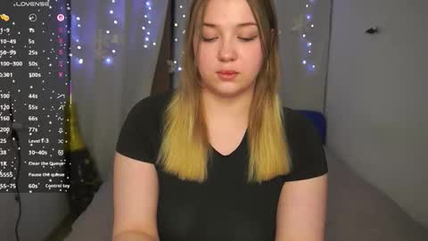 Snapshot of cute_sharloti chatting on 03-22-26, 06:44 Sasha online show from 03-22-26, 06:44