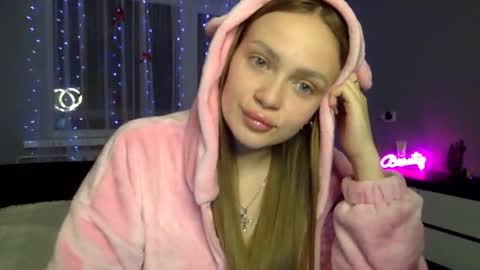 cute_shy06 online show from 12-18-25, 09:54