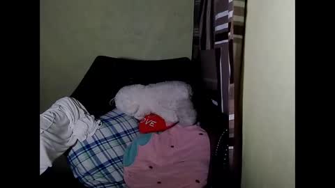 Snapshot of cute_slut09 chatting on 02-12-26, 09:54 Mimi online show from 02-12-26, 09:54