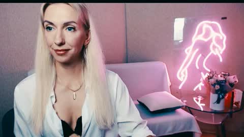 cute_smile_shy online show from 10-02-25, 08:27