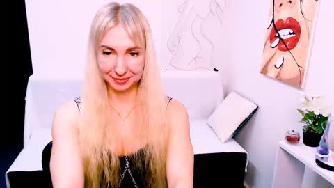 cute_smile_shy online show from 03-17-26, 10:24