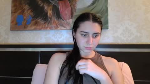 cute_strawberry_ online show from 12-01-24, 05:13