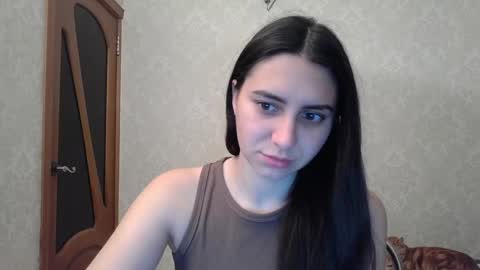 cute_strawberry_ online show from 12-02-24, 04:42
