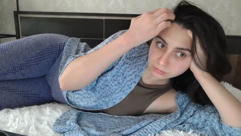 cute_strawberry_ online show from 12-03-24, 11:33