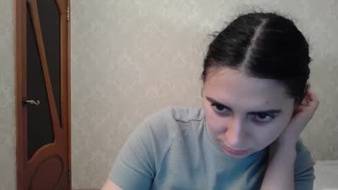 cute_strawberry_ online show from 12-05-24, 06:33