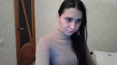 cute_strawberry_ online show from 12-06-24, 03:00