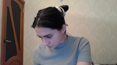 cute_strawberry_ online show from 12-07-24, 02:35