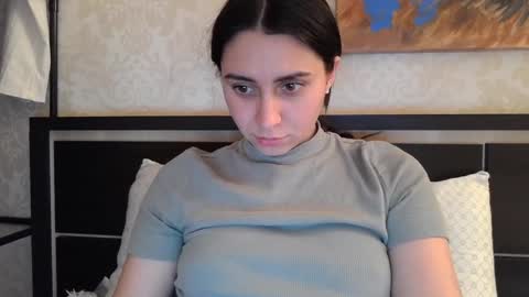 cute_strawberry_ online show from 12-09-24, 04:47