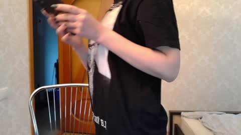 cute_strawberry_ online show from 12-13-24, 07:15