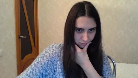 cute_strawberry_ online show from 12-15-24, 07:13