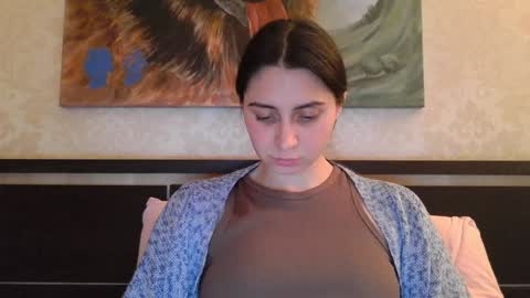 cute_strawberry_ online show from 12-16-24, 07:00