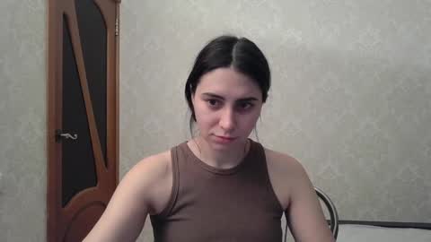 cute_strawberry_ online show from 12-17-24, 04:56